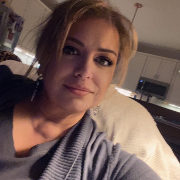 Meet your Posher, Shalini - Picture 2 of 7